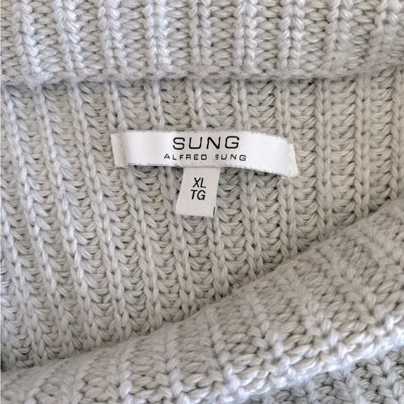 ALFRED SUNG Light Gray Sleeveless Turtleneck Sweater - Picture 3 of 3